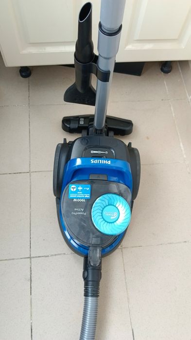 Пылесос Philips 1900w fc9570