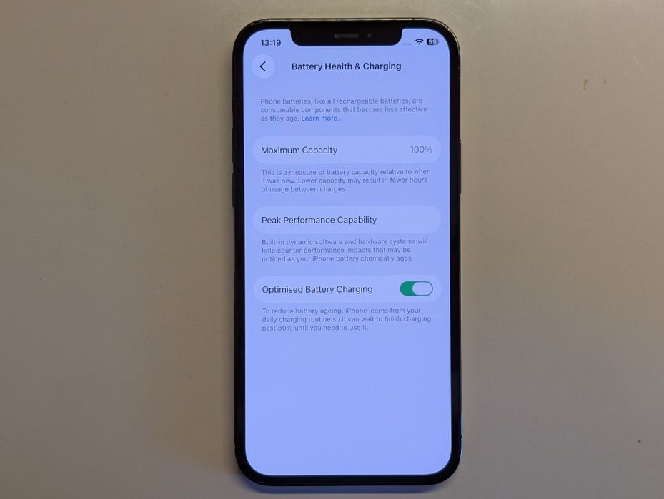 iPhone 12 Pro - iStyle 100% батерия
