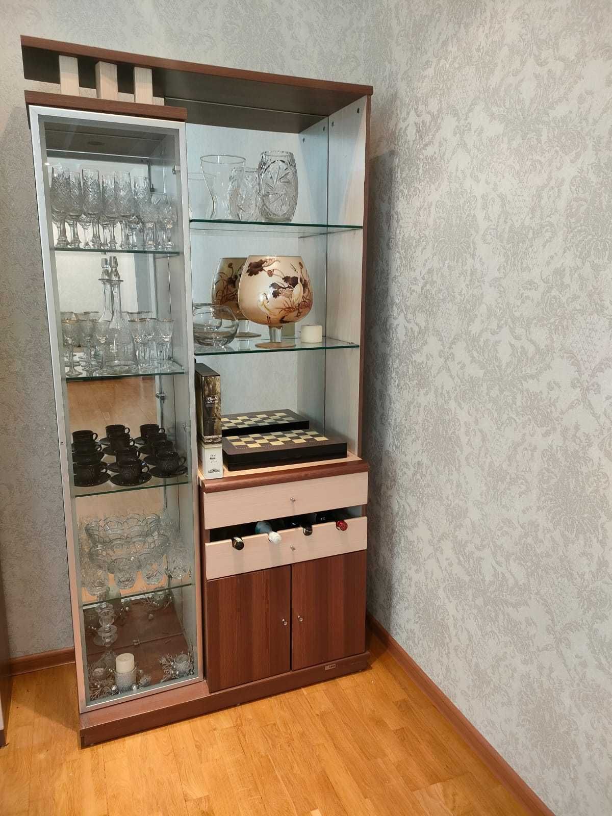 Продам сервант в отличном состоянии