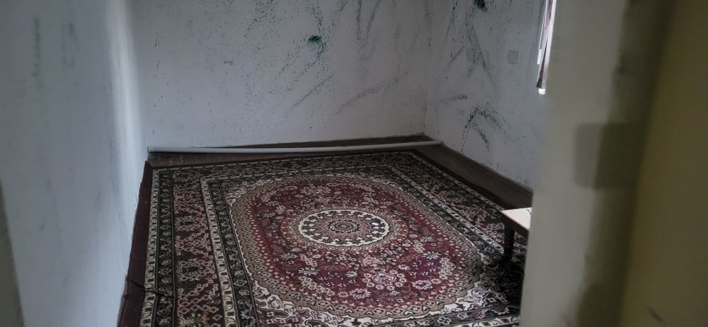 Гастроном ёнида 2 хонали квартира ижарага берилади.