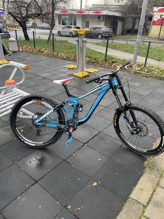 Giant Glory 2018 DH