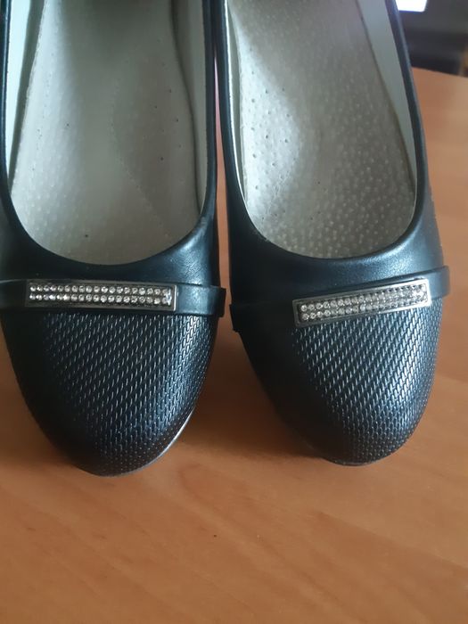 Продам туфли кожаные 2000