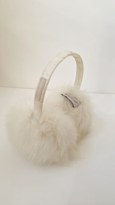 Moncler Casti de Urechi