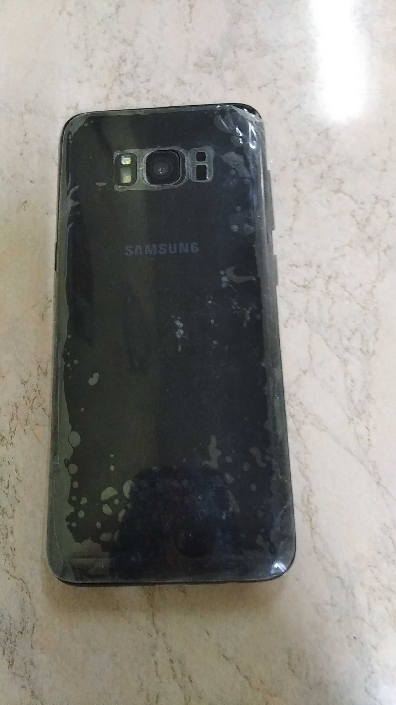 Продам сотовый телефон Samsung Galaxy S8.