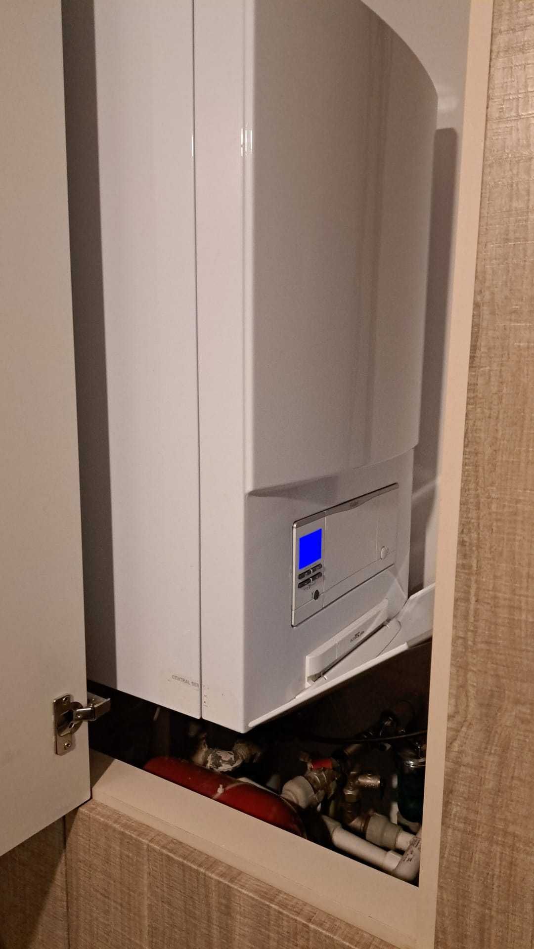 Centrala termica VAILLANT ecoTEC plus in condensatie 30/34 kw