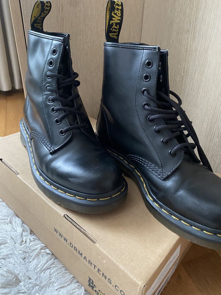 bocanci dama Dr. Martens din piele naturală