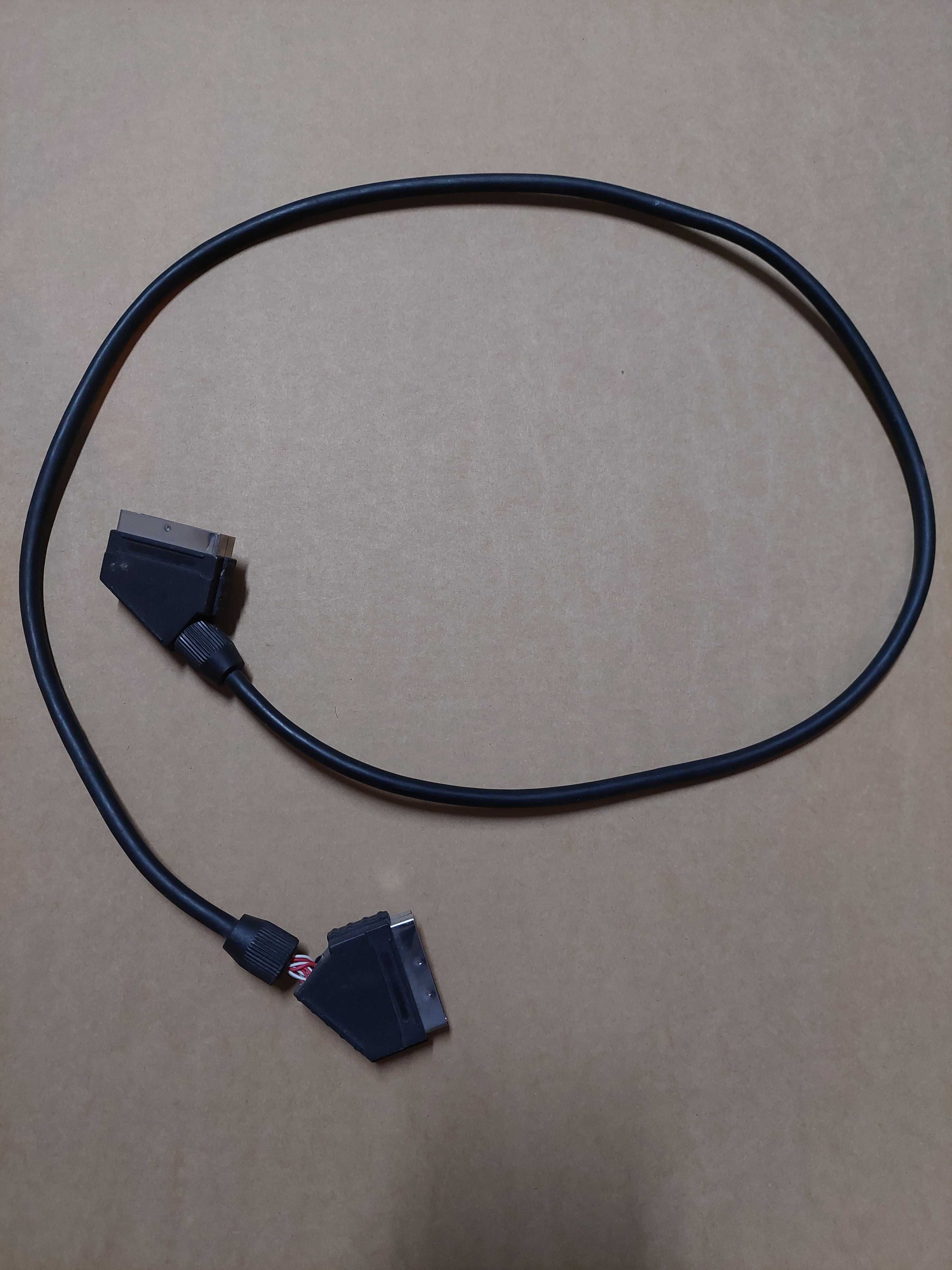 AV кабели + SCART кабел + адаптери + захранващ кабел C13