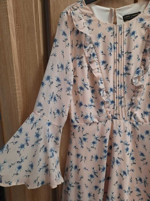 Rochie de zi / ocazie scurta marimea 34 / 36 roz cu flori albastre