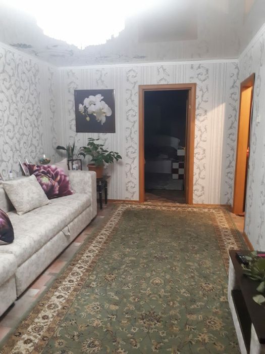 Продается 2-х комнатная квартира в центре города.