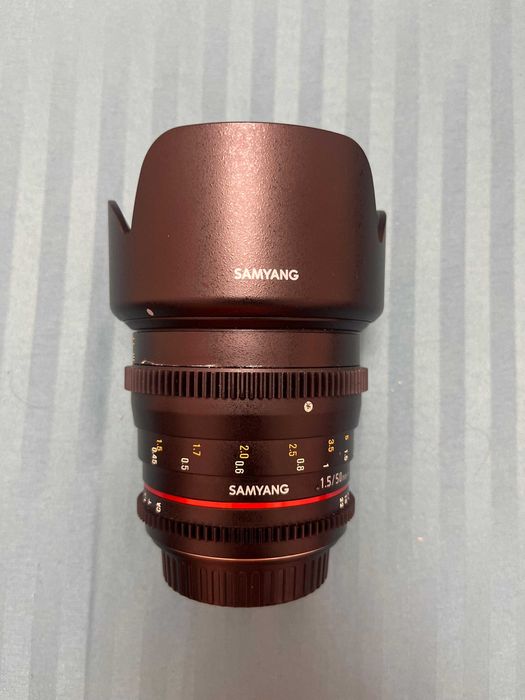 Samyang 50mm T1.5 + parasolar