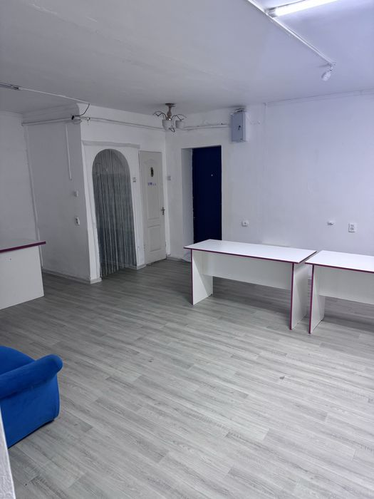 Аренда офиса в центре города вдоль дороги в районе Востока, ост Залина