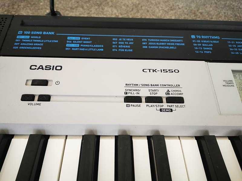 синтезатор клавир CASIO CTK-1550 пиано с 5 октави и плътни клавиши