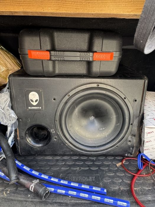 Активный сабвуфер