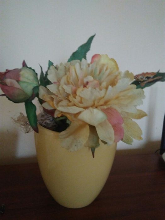 изкуствени цветя гладиоли и лалета+подарък за дома