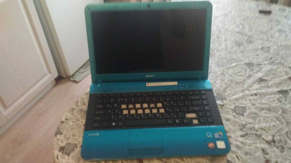 Ноутбук Sony_ i3-330m/4ram/500гб/Radeon HD 5145