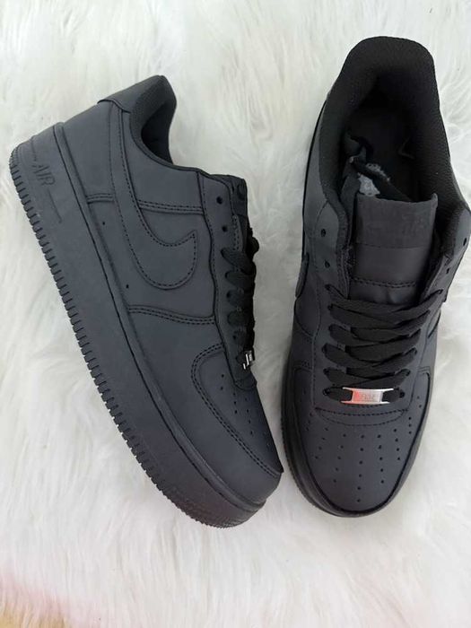 Nike af1 albi si negri