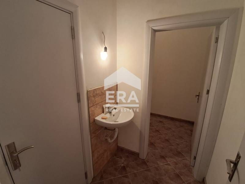 Дава се под наем Магазин в Варна, Изгрев - 36 кв.м за 205 € - Снимка #5