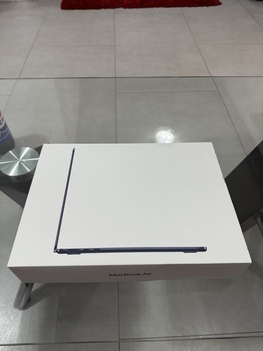 Apple Macbook Air 13” M4 midnight 24GB RAM / 512GB • NOU / SIGILAT •