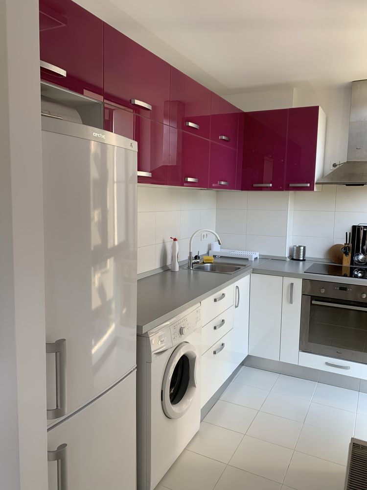 Particular inchiriez apartament 2 camere Delea Veche