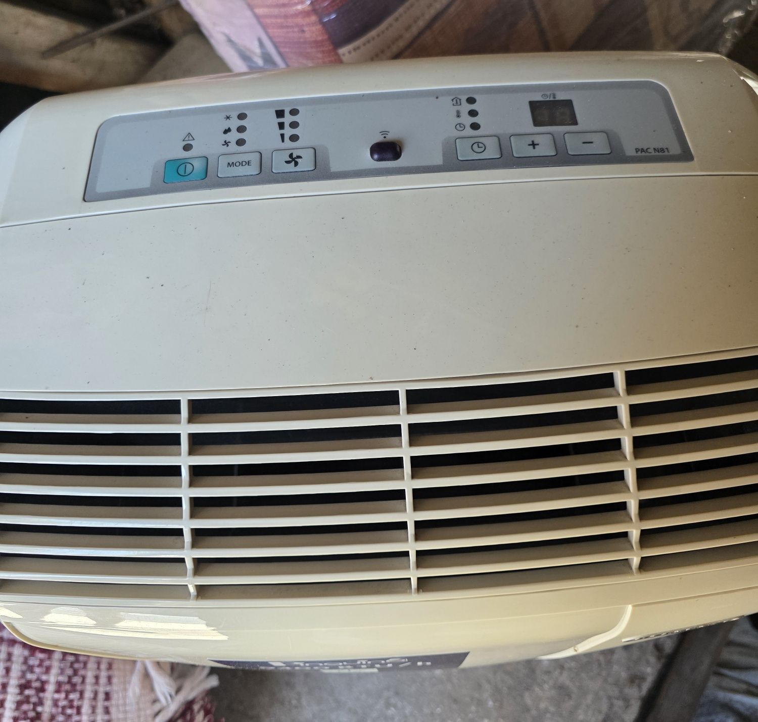 Мобилен климатик Delonghi Pinguino Pac N81 9400BTU/h
