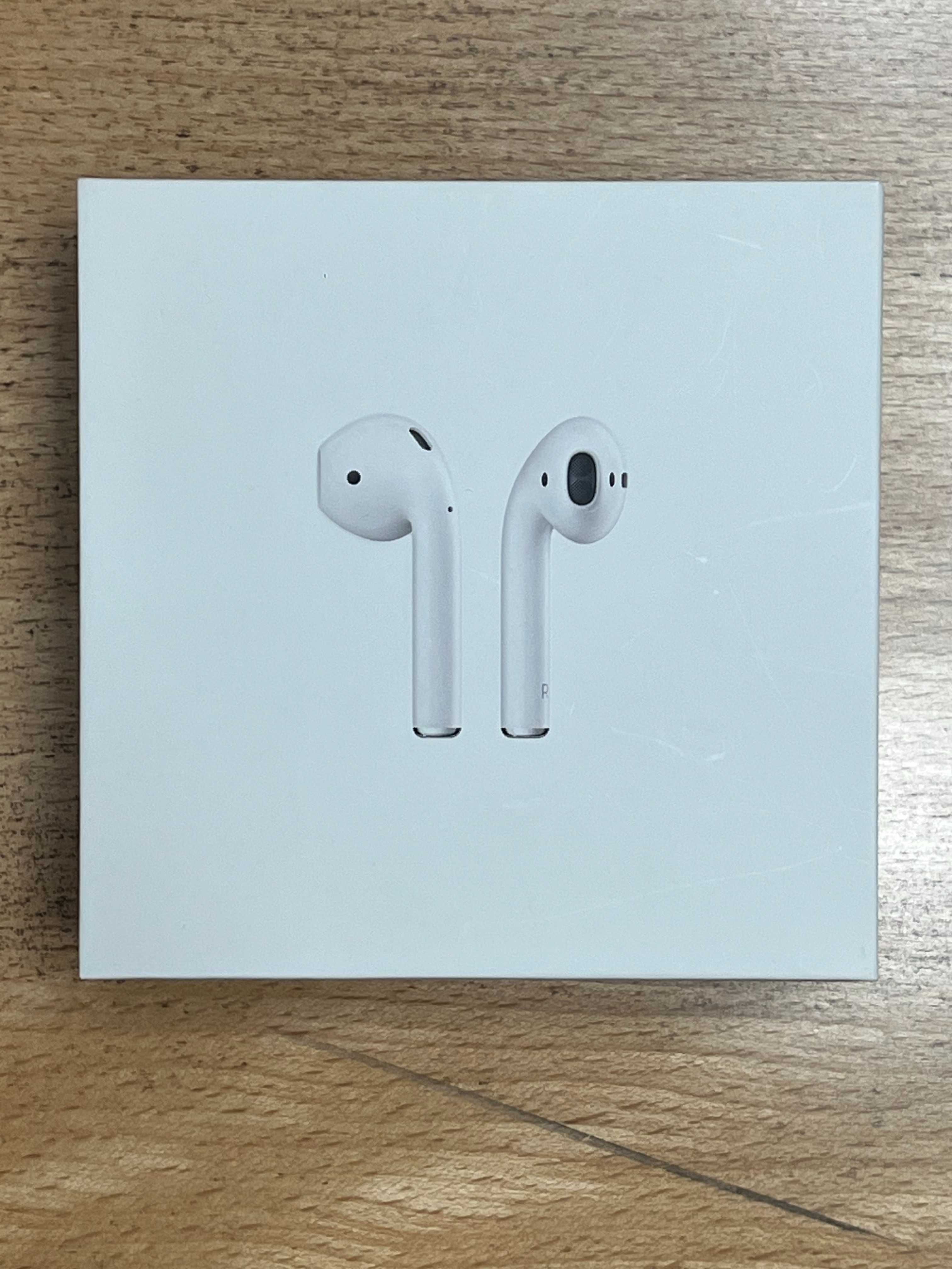 Apple AirPods 2 – оригинални, с кутия, в много добро състояние