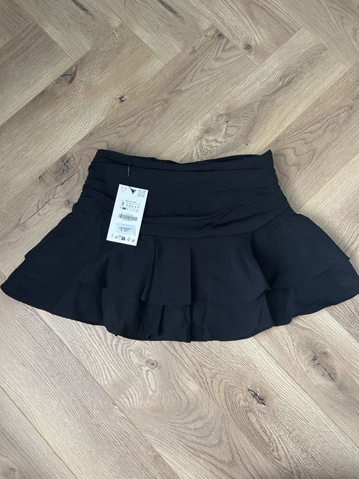 Черна поличка ZARA