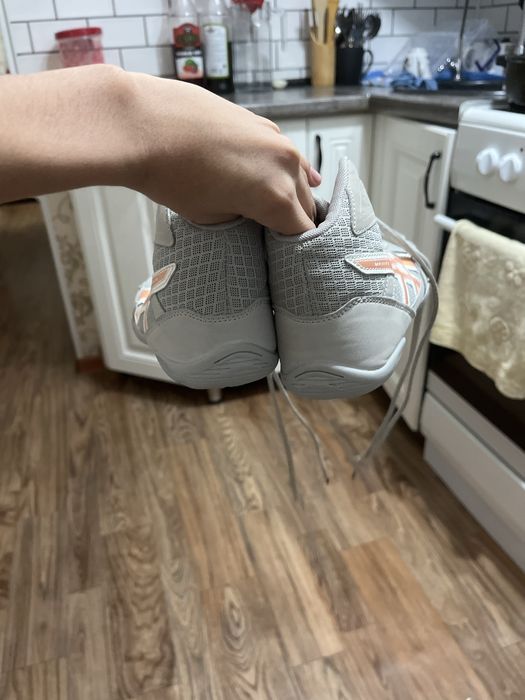 Продаю барцовкий асикс