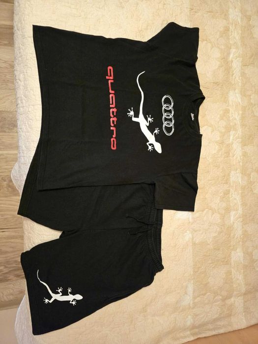 Комплект къси гащи и тениска на Ауди