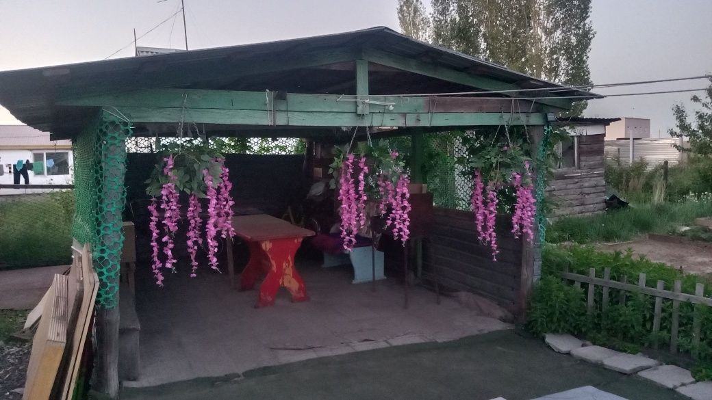 Частный дом с участком