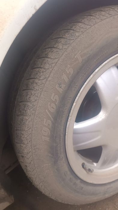 Продам покрышки 195/65.  R15