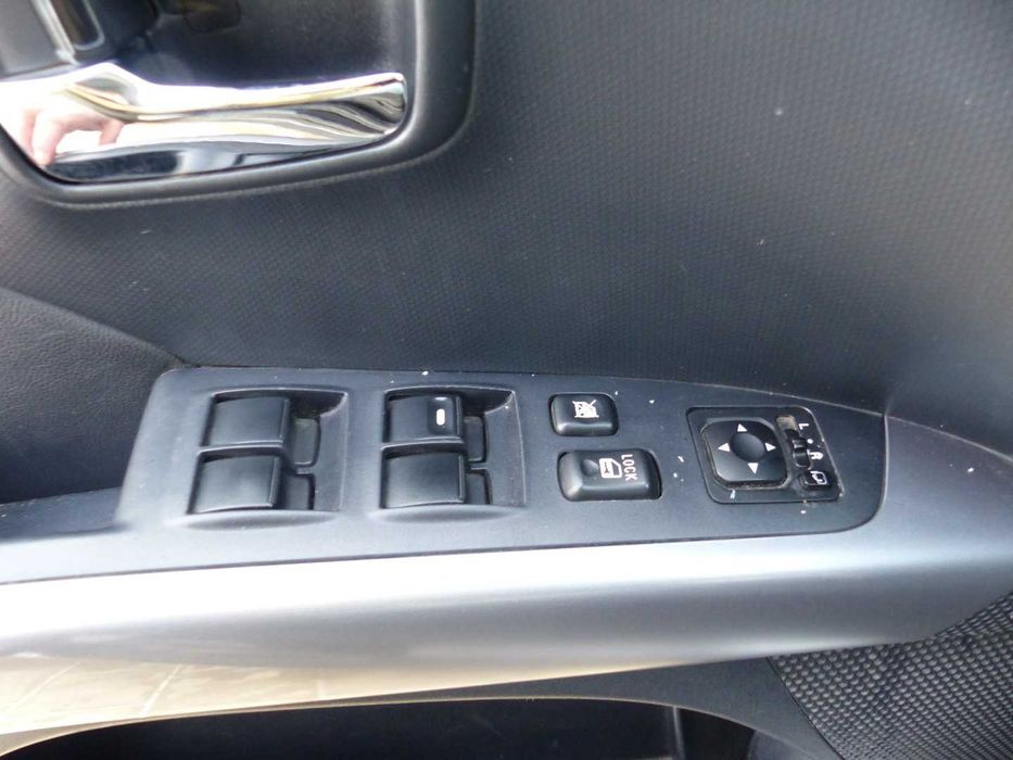 Mitsubishi Outlander 2