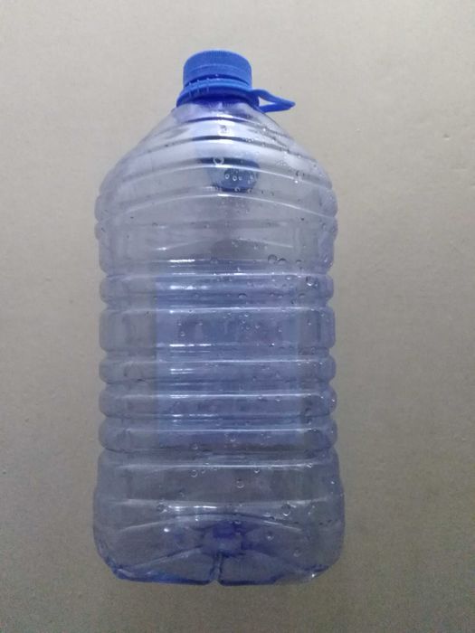 ОТДАМ ДАРОМ бутыль. Для воды. Из пластика, 5 литров, чистый, Бу.