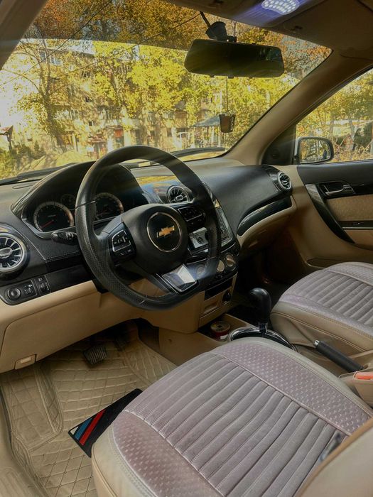 Нексия 3 с бежевым салоном.