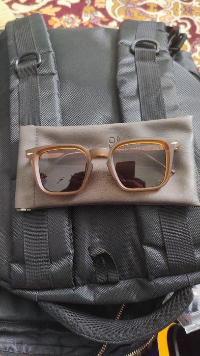 Очки солнцезащитные новые.