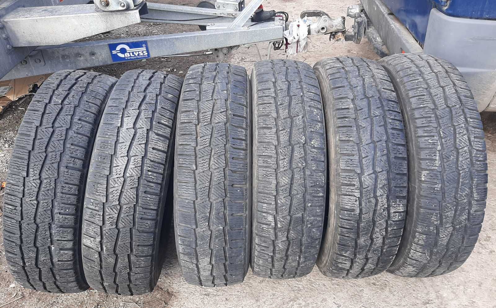 2 броя бусови гуми 195 75 16с Michelin 9mm дот19 и 20