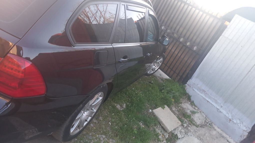 Vînd bmw e91 motor 2000 dizel masina e pentru toata lumea