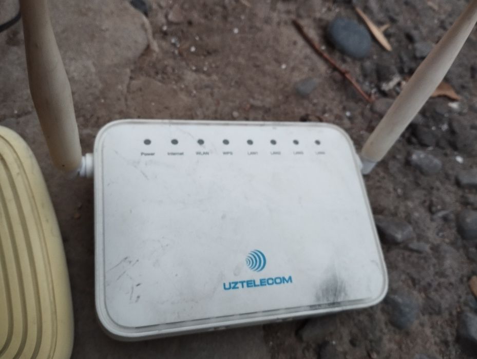 wi fi роутер.2штуки.рабочий или нет незнаю.отдам дешева.за оба 30тысяч