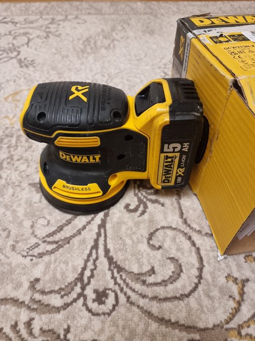Slefuitor Dewalt dcw210n + baterie 5ah