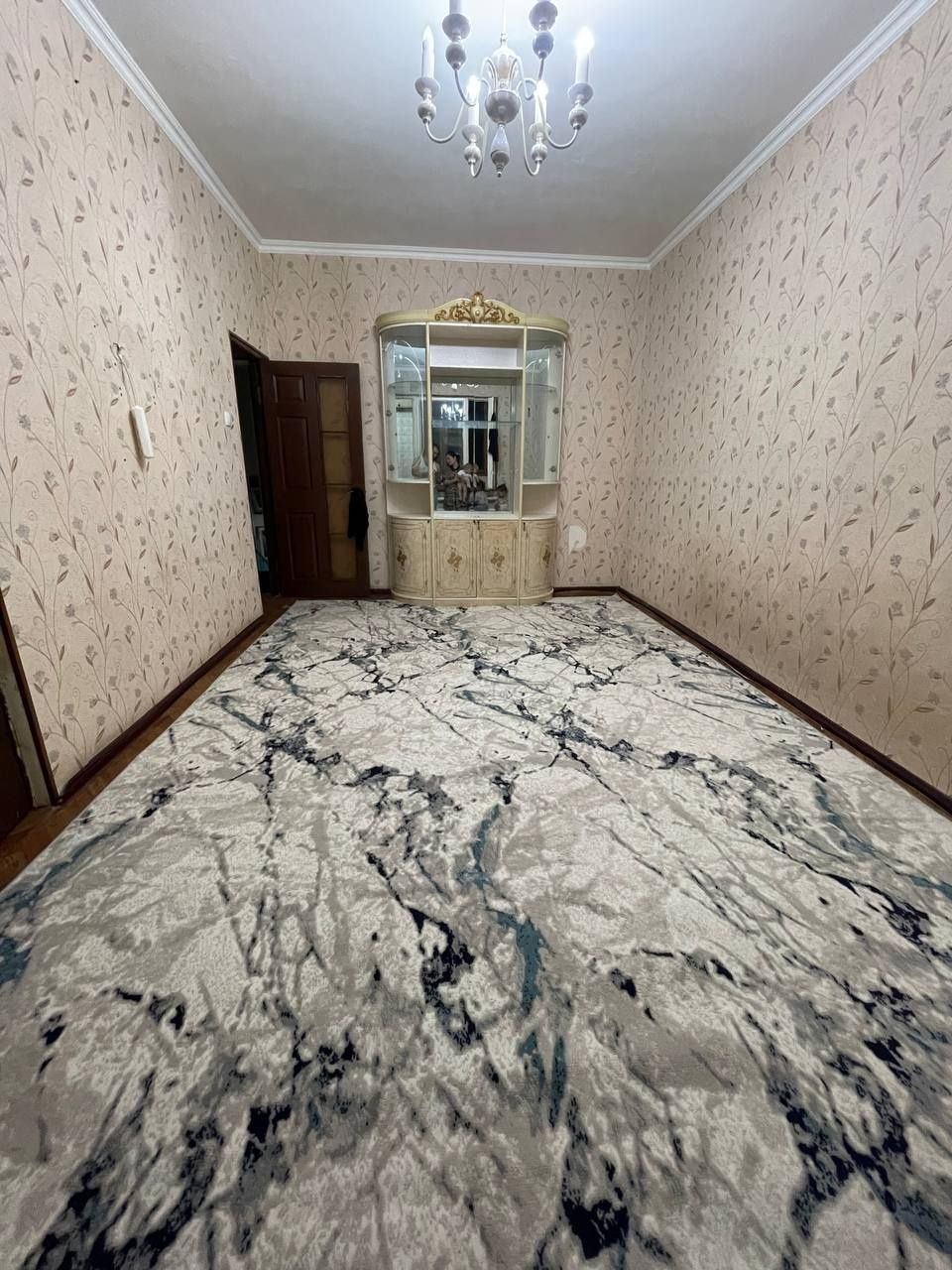Srochna 2 Xona 3 Xona Qilingan Kvartira Ijaraga Topshiriladi. Metro 3