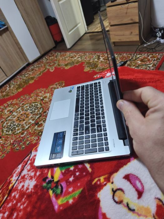 Leptop asus i5 placa video GT 635 M