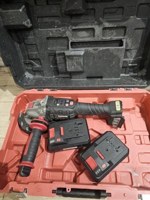 Акумулаторен Безчетков Ъглошлайф PWSAP 20Li F6 + 2 Броя Батерии 4А 20V