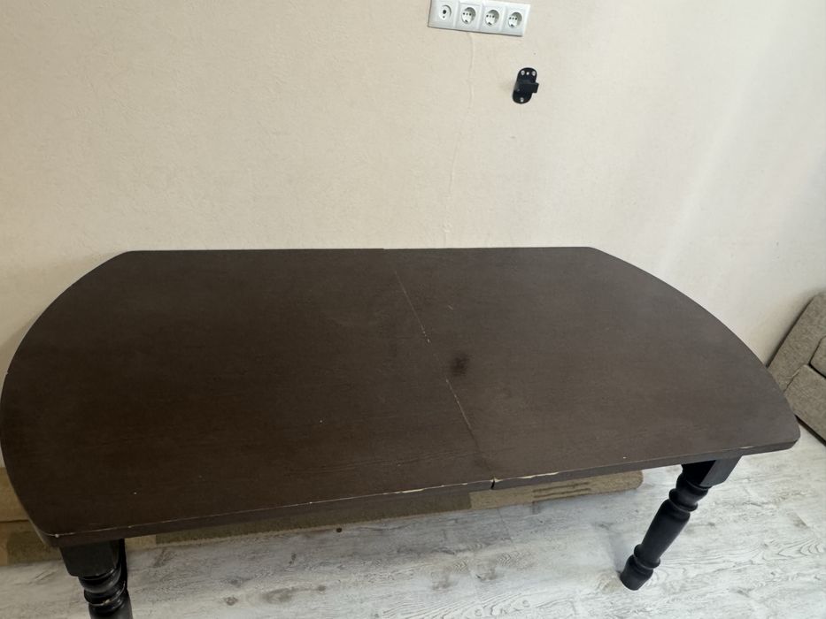 Продам стол для гостиной или дл кухни 2х1