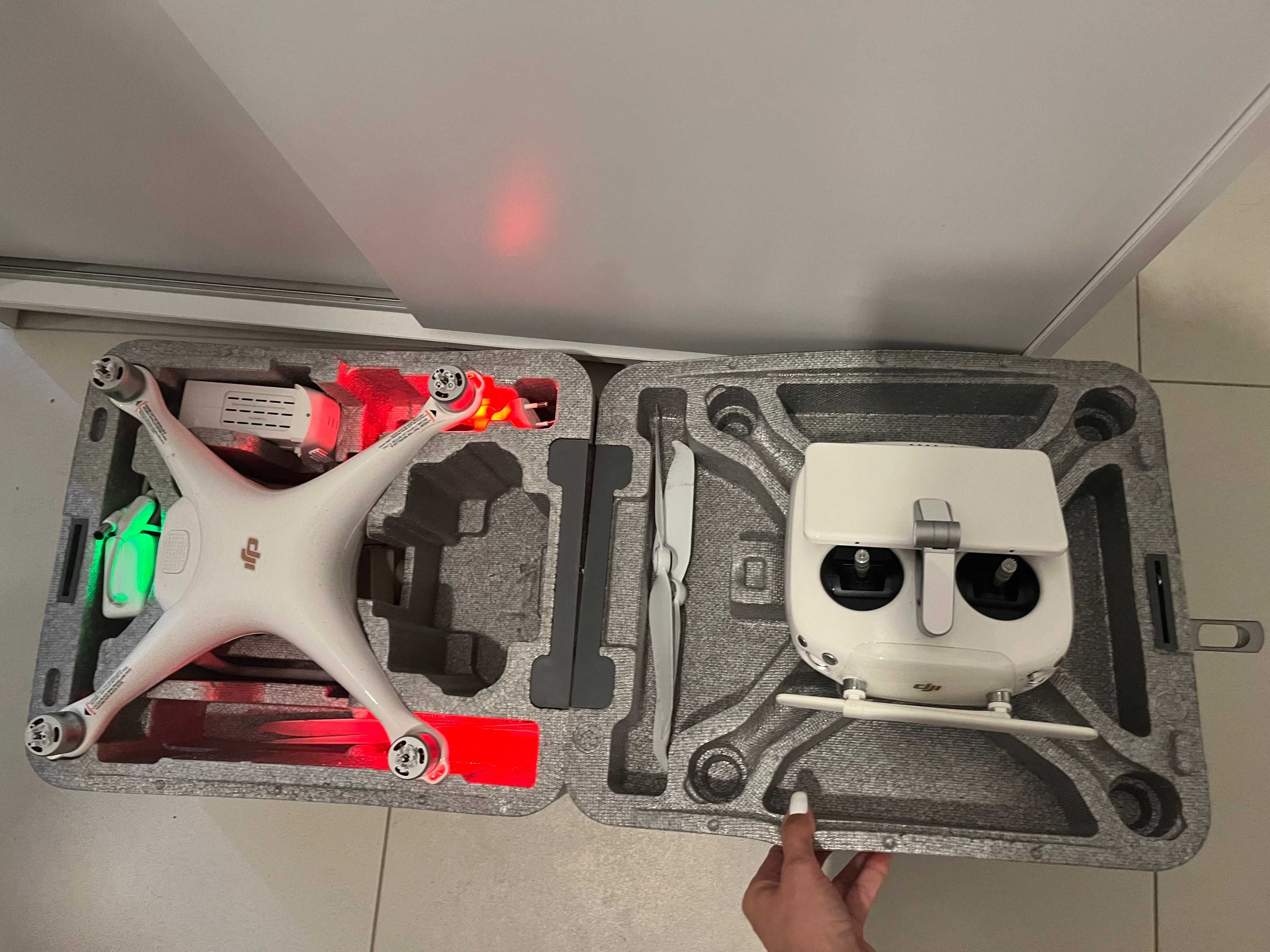 Vand drona DJI Phantom 4 Pro Plus + V2.0 cu 2 acumulatori