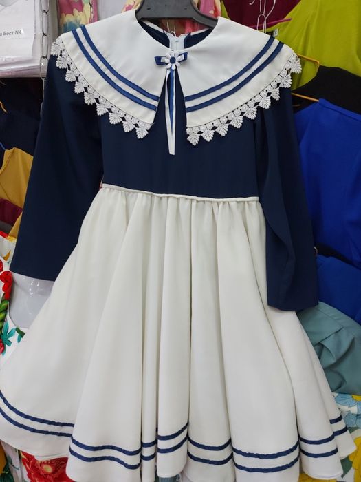 Продам платье девочковое