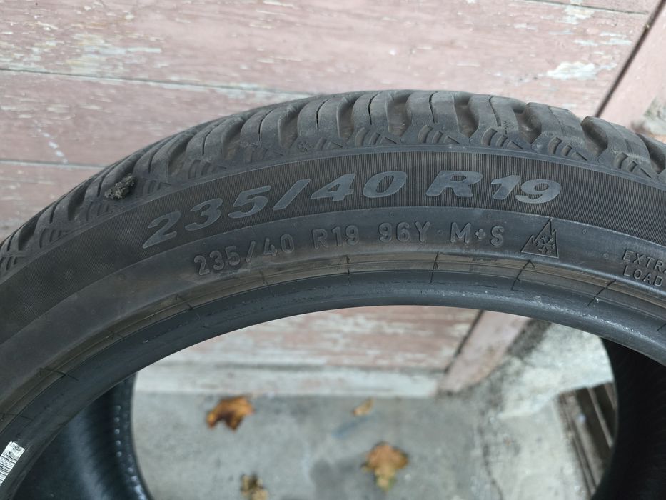 2 бр. Pirelli Cinturato SF3 All Season-235/40/19 -С ПРОБЛЕМ!