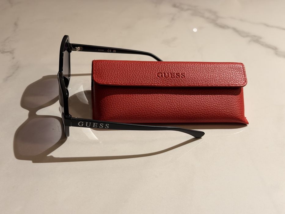Слънчеви очила Guess