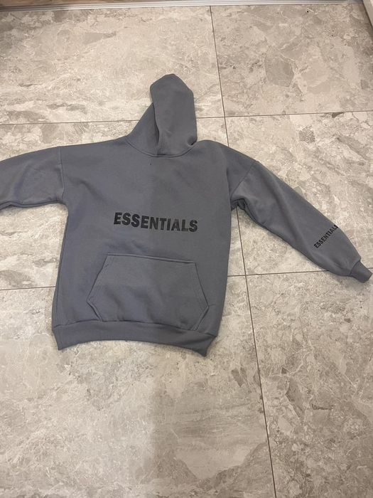 Суичър Essentials