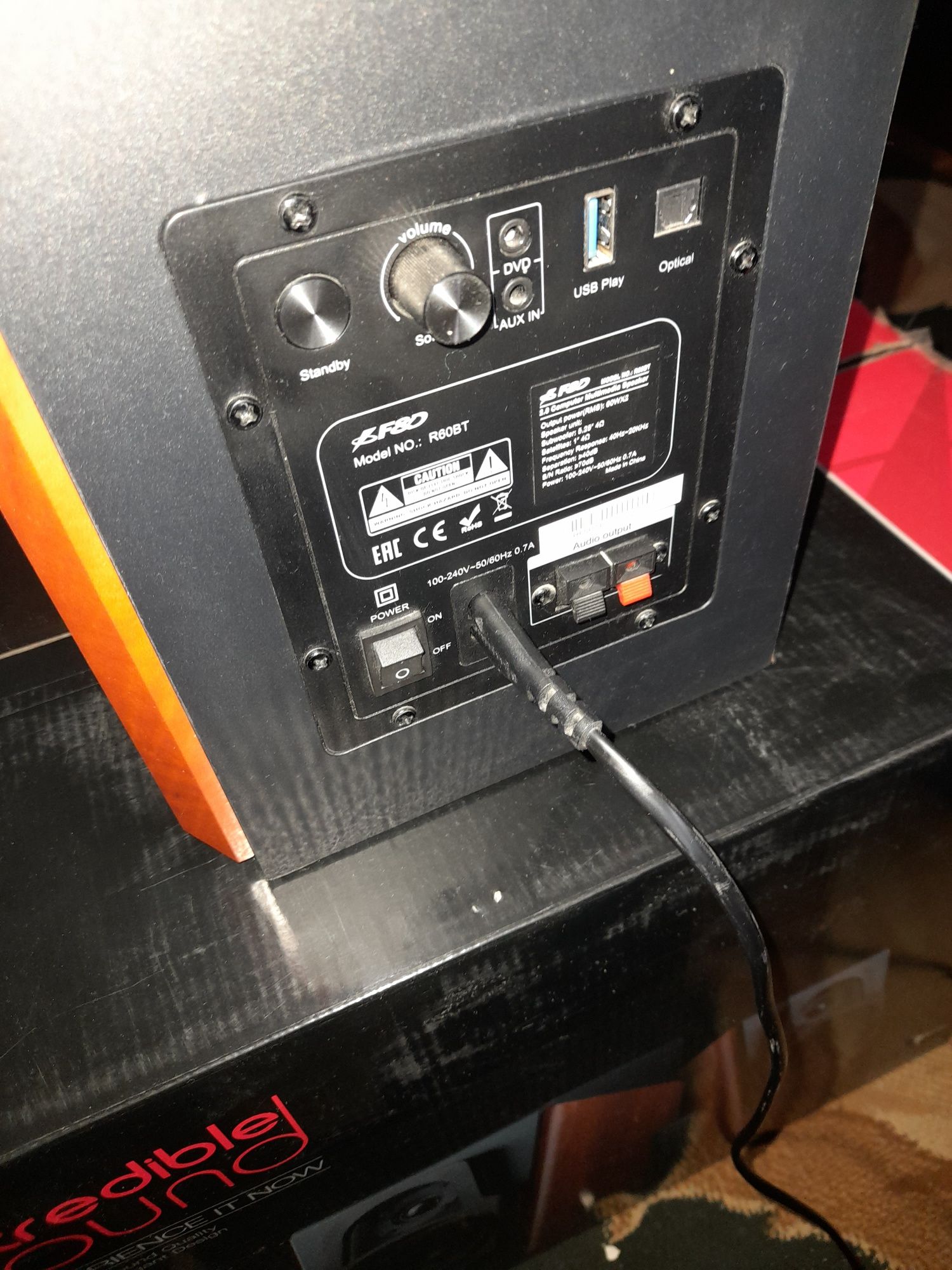 Продам колонки Fenda R60BT