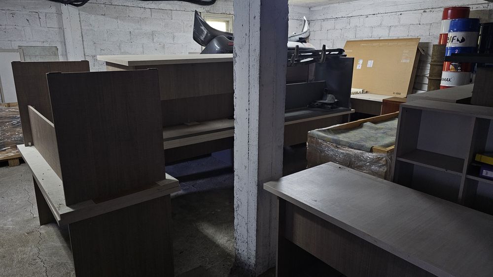 Модерно геймърско/офис бюро бройки– стабилно, стилно, перфектно за сет