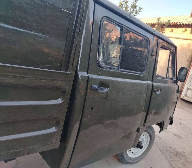 Uaz former sotiladi